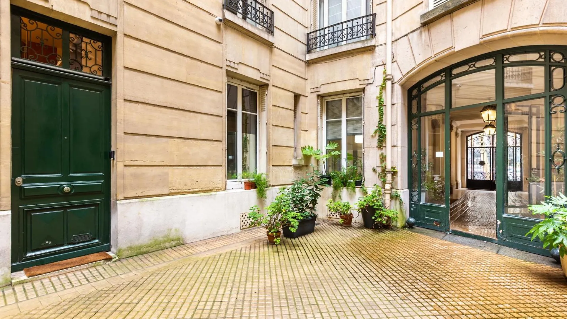 Lägenhet Bourdonnais Paris